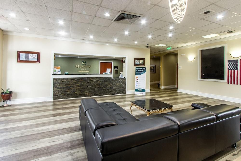 Red Roof Inn & Conference Center Мак-Кинни Экстерьер фото