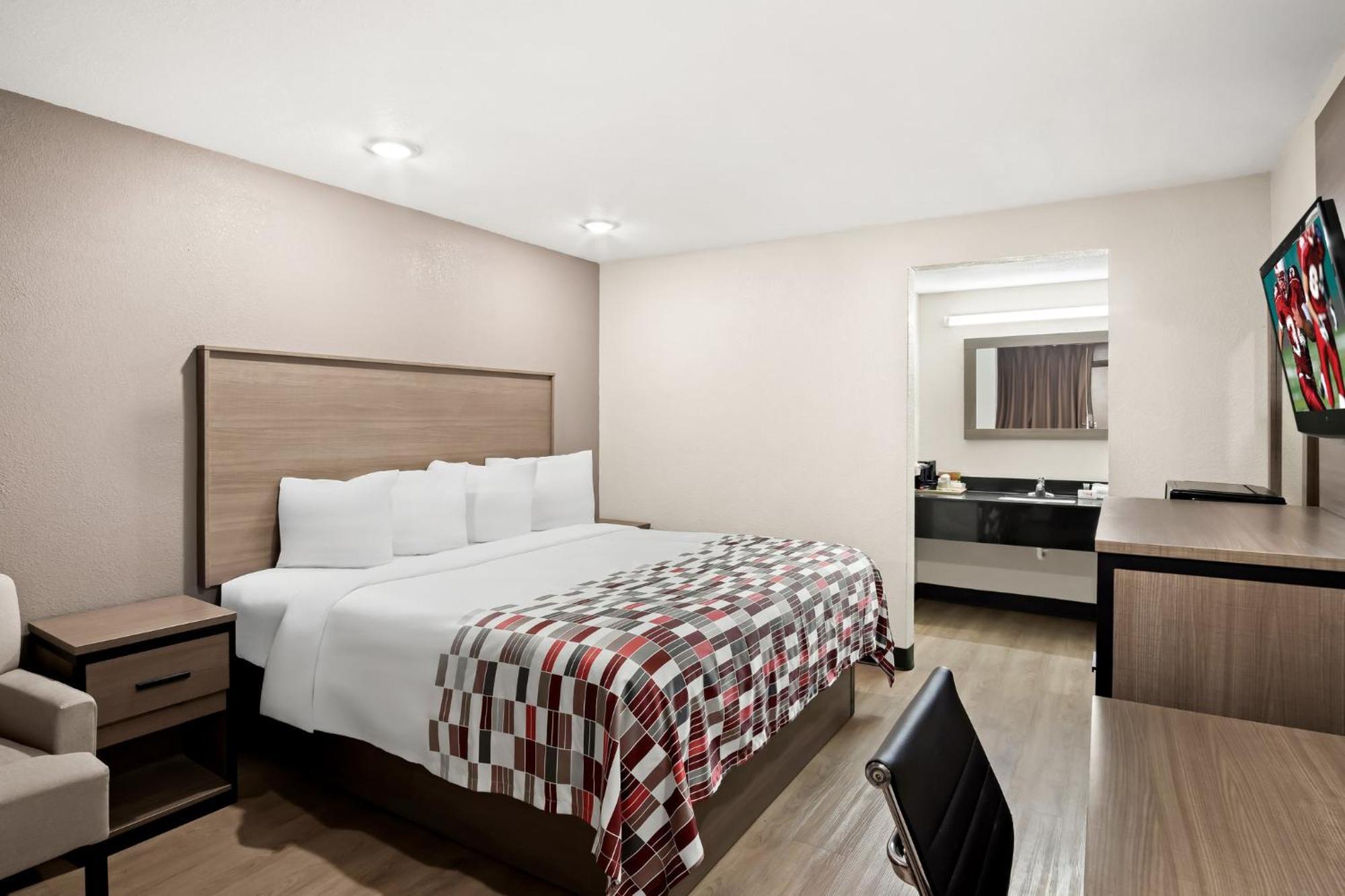 Red Roof Inn & Conference Center Мак-Кинни Экстерьер фото